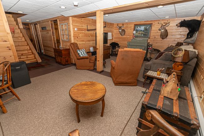 Family Room | Image 28