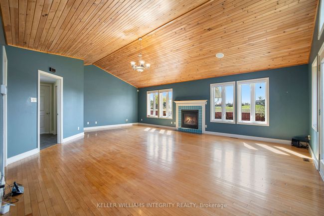 898 Kitley Line 2, House other with 3 bedrooms, 3 bathrooms and 10 parking in Jasper ON | Image 8