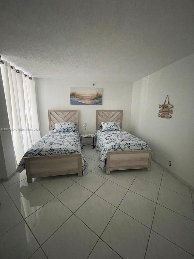 PH-2105 - 6767 Collins Ave, Condo with 2 bedrooms, 2 bathrooms and null parking in Miami Beach FL | Image 4
