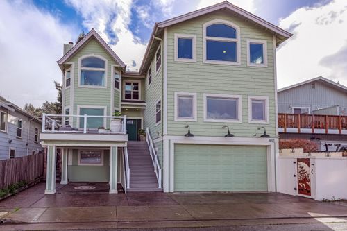 423 Loring Ave, Crockett, CA, 94525-1229 | Card Image