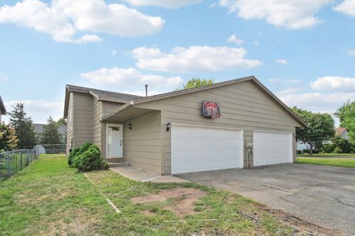 301 Cari Park Ln, Hastings, MN, 55033-3991 | Card Image