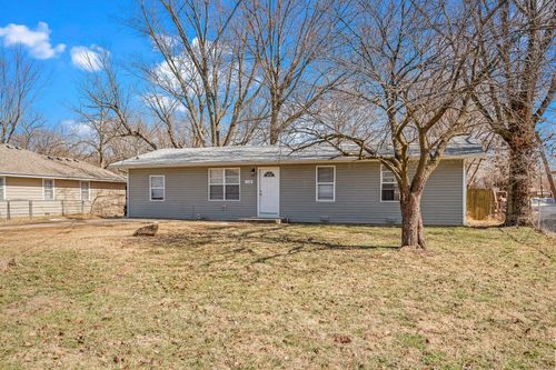 718 N Hillcrest Ave, Springfield, MO, 65803-2340 | Card Image