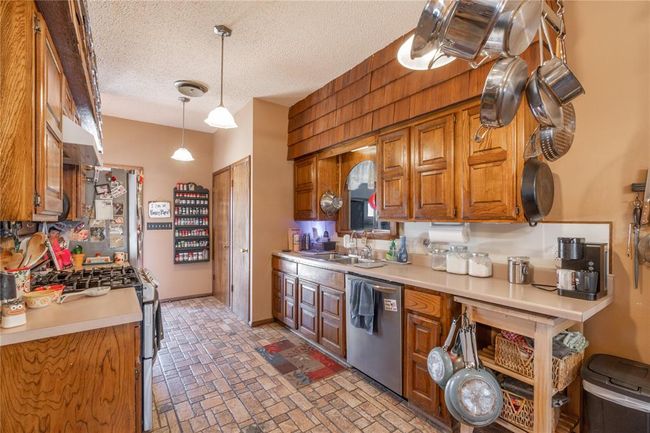 1101 E Chickasaw St, House other with 3 bedrooms, 2 bathrooms and null parking in Wynnewood OK | Image 6