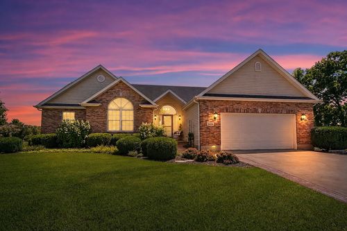 1426 Beach Ln, Sycamore, IL, 60178-8624 | Card Image
