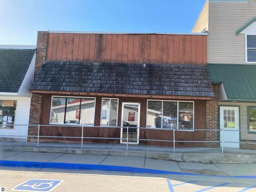 115 W Main St, Rose City, MI, 48654-2502 | Card Image