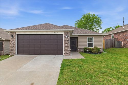 733 S Jaybird Ln, Fayetteville, AR, 72701-5371 | Card Image