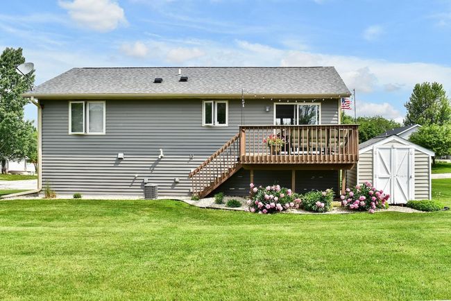 32 Back Exterior.jpg | Image 32