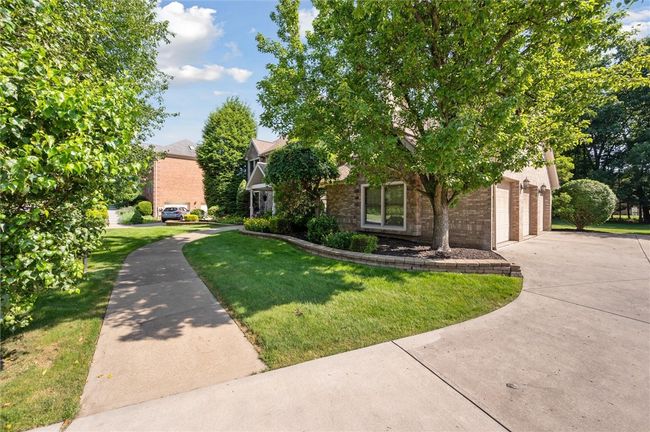 205 Elmhurst Circle, House other with 4 bedrooms, 4 bathrooms and 3 parking in Cranberry Twp PA | Image 4