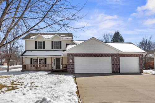 955 Park Dr, Belle Plaine, MN, 56011-2207 | Card Image