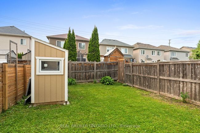 427 Vendevale Ave, House attached with 3 bedrooms, 2 bathrooms and 1 parking in Stittsville ON | Image 32