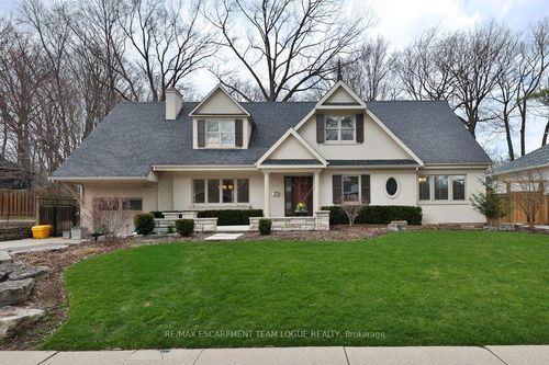319 Goodram Dr, Burlington, ON, L7L2J9 | Card Image