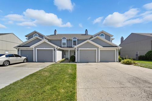 5623 Sunrise Meadow Cir, Lee's Summit, MO, 64064-1262 | Card Image