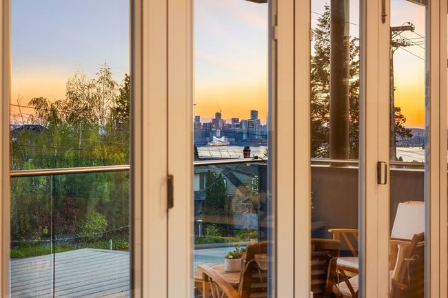 712 Keith Rd E, House other with 6 bedrooms, 7 bathrooms and 6 parking in North Vancouver BC | Image 17