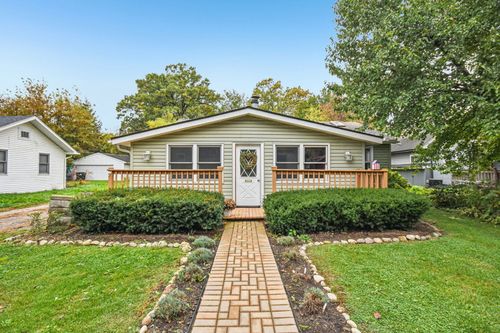 27630 N Hickory St, Island Lake, IL, 60042-8457 | Card Image