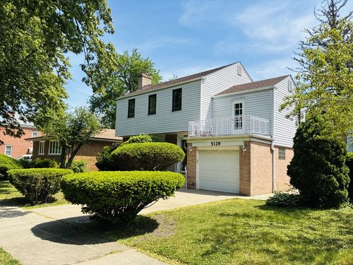 5129 Crain St, Skokie, IL, 60077-2109 | Card Image