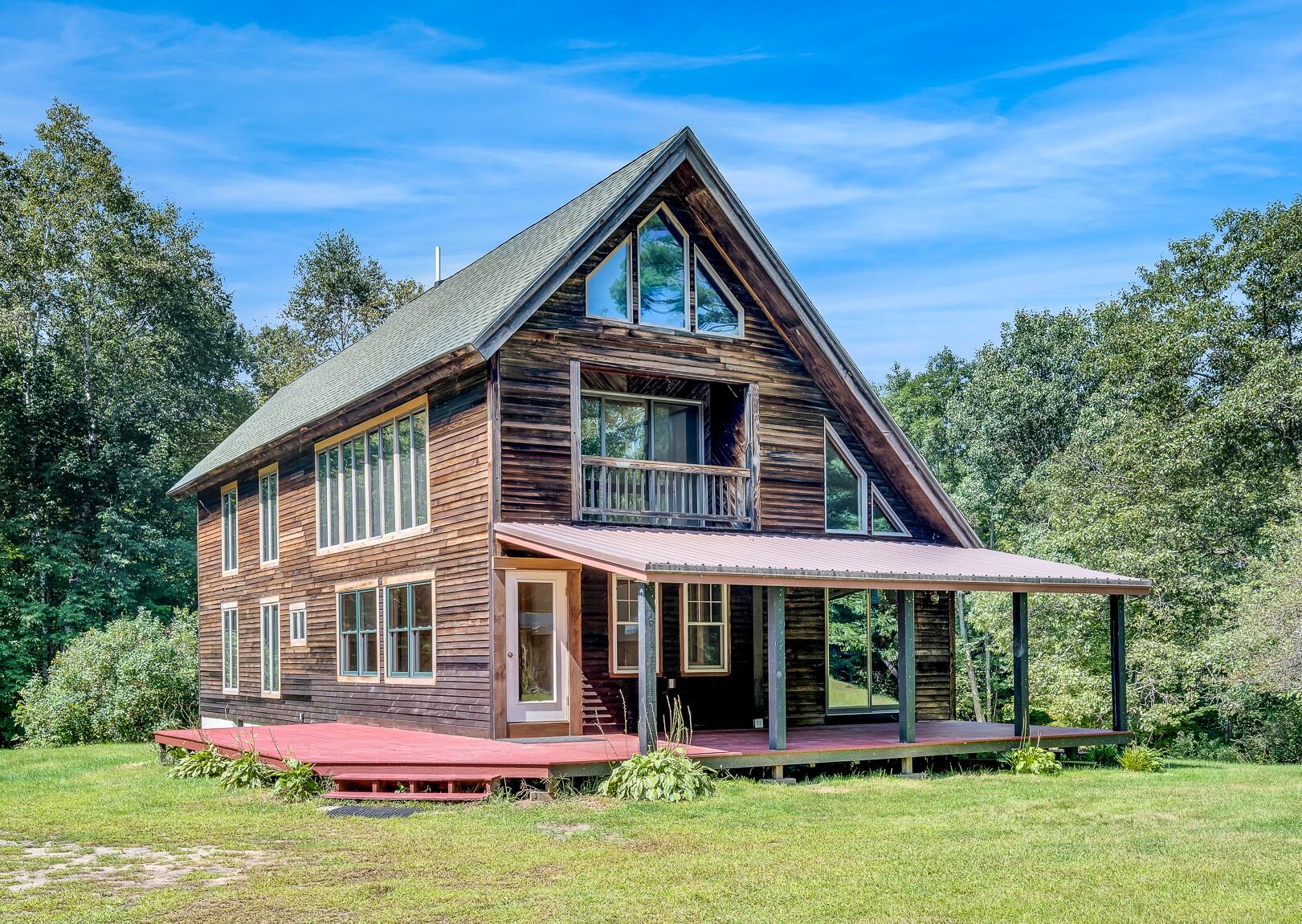 Auburn Rd, Peru, ME 04290