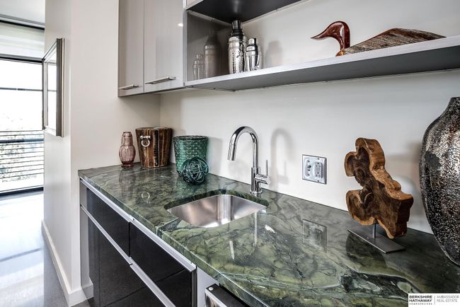APT-401 - 1502 S 10 Th St, Condo with 2 bedrooms, 3 bathrooms and 2 parking in Omaha NE | Image 26