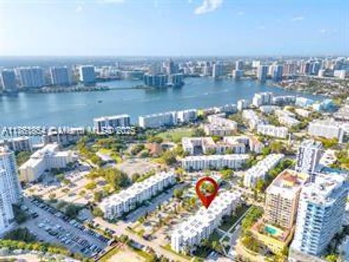 apt-119-17560 Atlantic Blvd, Sunny Isles Beach, FL, 33160-2833 | Card Image