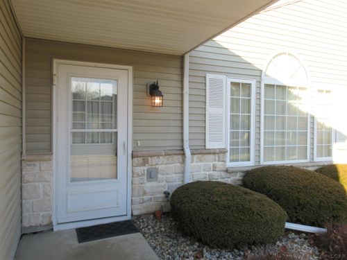 2303 Lakewood Dr, Adrian, MI, 49221-4633 | Card Image