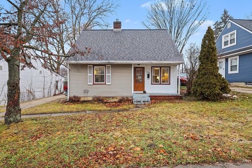 1035 Washtenaw St Ne, Grand Rapids, MI, 49505-4849 | Card Image