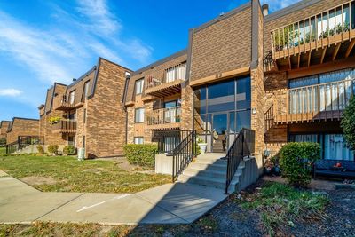 2C - 112 Mullingar Court, Condo with 1 bedrooms, 1 bathrooms and 1 parking in Schaumburg IL | Image 3