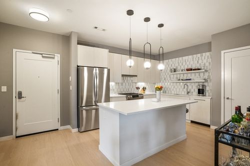 313-45 W 3rd St, Boston, MA, 02127 | Card Image