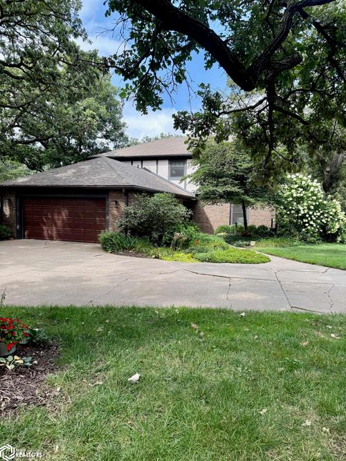 2822 Country Club Dr, Atlantic, IA, 50022-2537 | Card Image