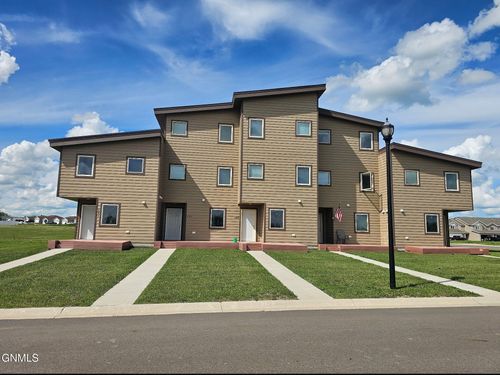 199 Prairie Dr, Stanley, ND, 58784-8533 | Card Image