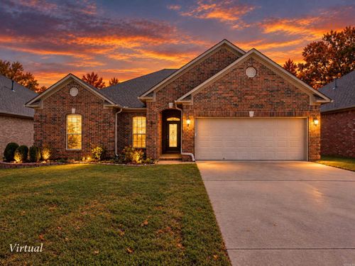 133 Sancerre Dr, Maumelle, AR, 72113-6977 | Card Image