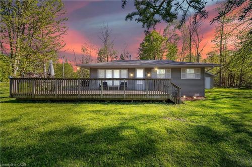 2 Birch St, Sauble Beach, ON, N0H2G0 | Card Image