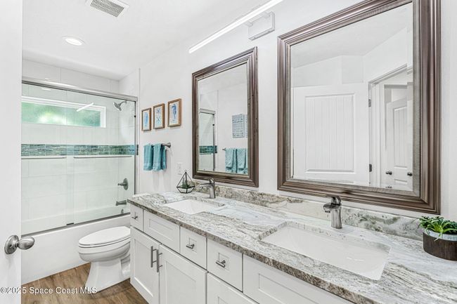 Guest bathroom | Image 19