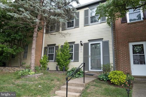 901 Holborn Ct, STERLING, VA, 20164-4800 | Card Image
