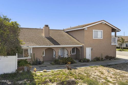 1020 Dunes St, Oxnard, CA, 93035-1124 | Card Image