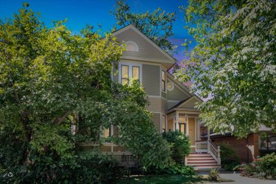 10610 S Leavitt Street, House other with 5 bedrooms, 2 bathrooms and null parking in Chicago IL | Image 1