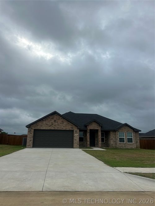 3233 Seabiscuit St, Durant, OK, 74701-4172 | Card Image