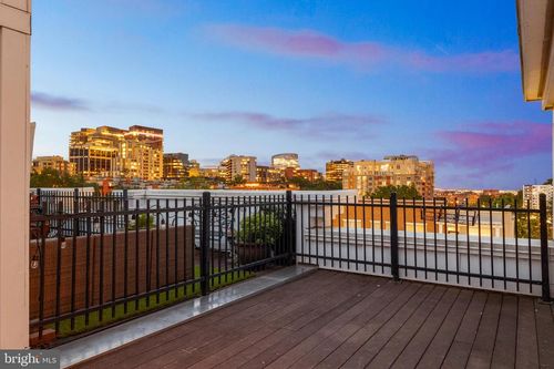 b401-1418 N Rhodes St, ARLINGTON, VA, 22209-2881 | Card Image