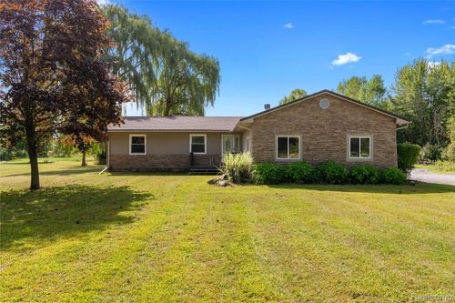 8145 Lindsey Rd, Casco, MI, 48064-2609 | Card Image