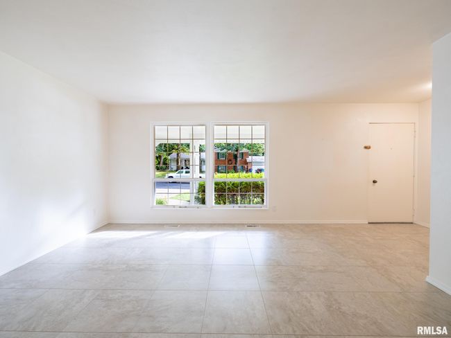 743 W Wonderview Dr, House other with 3 bedrooms, 2 bathrooms and null parking in Dunlap IL | Image 9