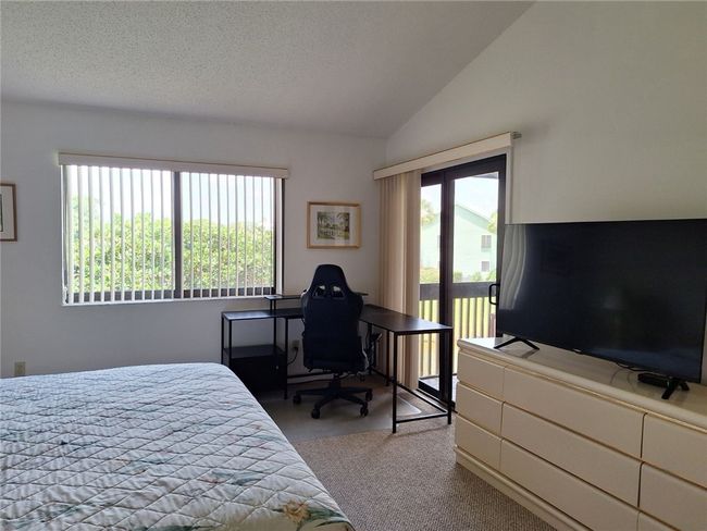 Master bedroom, office nook | Image 8