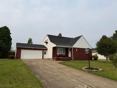 414 Parkview Dr, Girard, OH, 44420-2709 | Card Image