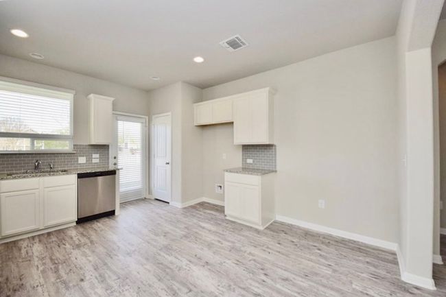 UNIT-5 - 1701 Logan Dr, Townhouse with 3 bedrooms, 2 bathrooms and 4 parking in Round Rock TX | Image 9