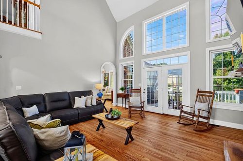 61 Meadow Glen Dr, STAUNTON, VA, 24401-5590 | Card Image