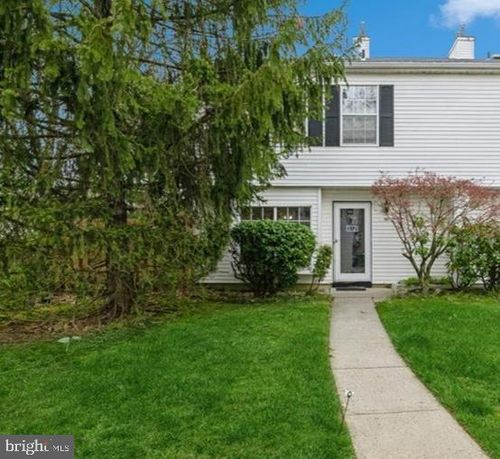 794 Darlington Dr, Old Bridge, NJ, 08857-3228 | Card Image