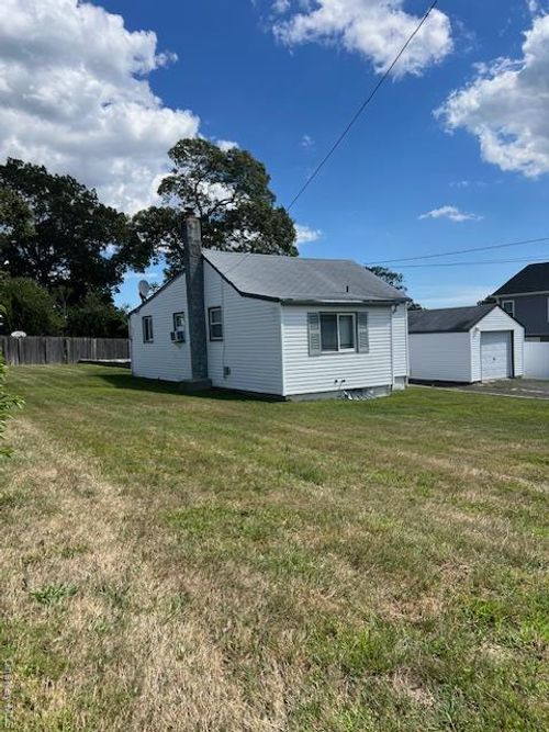 443 Adirondack Dr, Farmingville, NY, 11738-2038 | Card Image