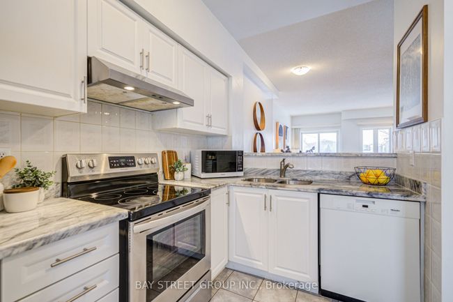 6 - 10 St Moritz Way, Condo with 3 bedrooms, 3 bathrooms and null parking in Markham ON | Image 4