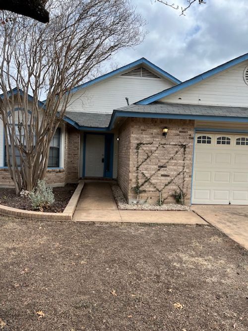 1727 Foxfire Dr, Round Rock, TX, 78681-1865 | Card Image