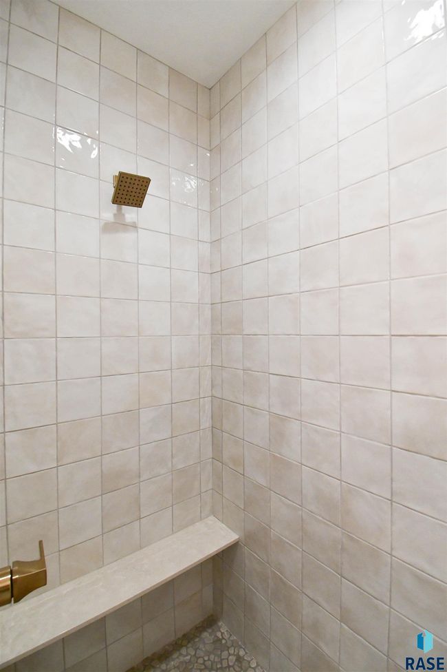 8623 W Shoreline Pl, Townhouse with 3 bedrooms, 3 bathrooms and null parking in Sioux Falls SD | Image 7