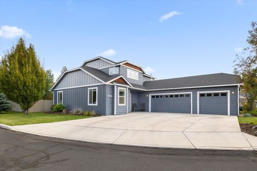 19557 Sager Loop, Bend, OR, 97702-9810 | Card Image