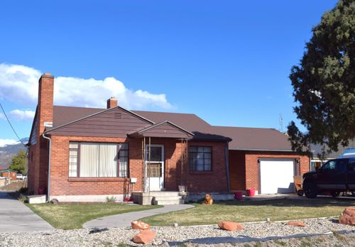 255 S Center St, Circleville, UT, 84723-7706 | Card Image