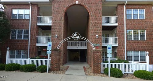 127 Sturbridge Dr, Clayton, NC, 27520-7354 | Card Image